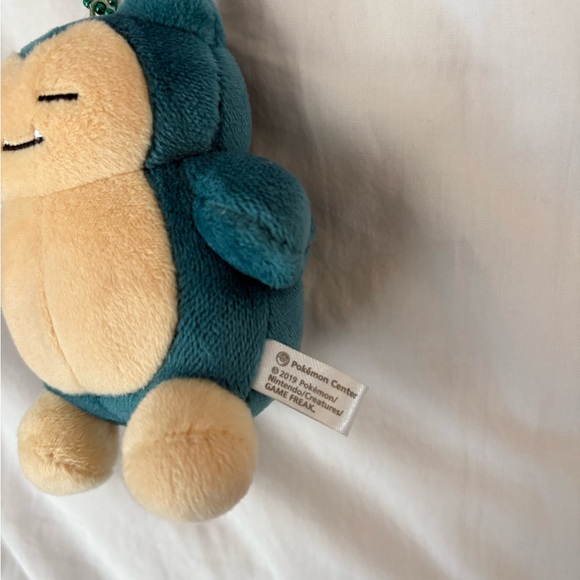 Official Pokemon Center 2019 Snorlax Plush Keychain - Picture 3 of 3